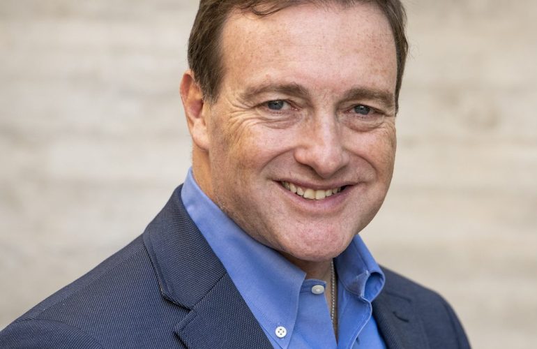 Carlos Manriquez en Forbes: Informe de Productividad 2023, ¿cómo se va a revertir la tendencia a la baja de Chile?